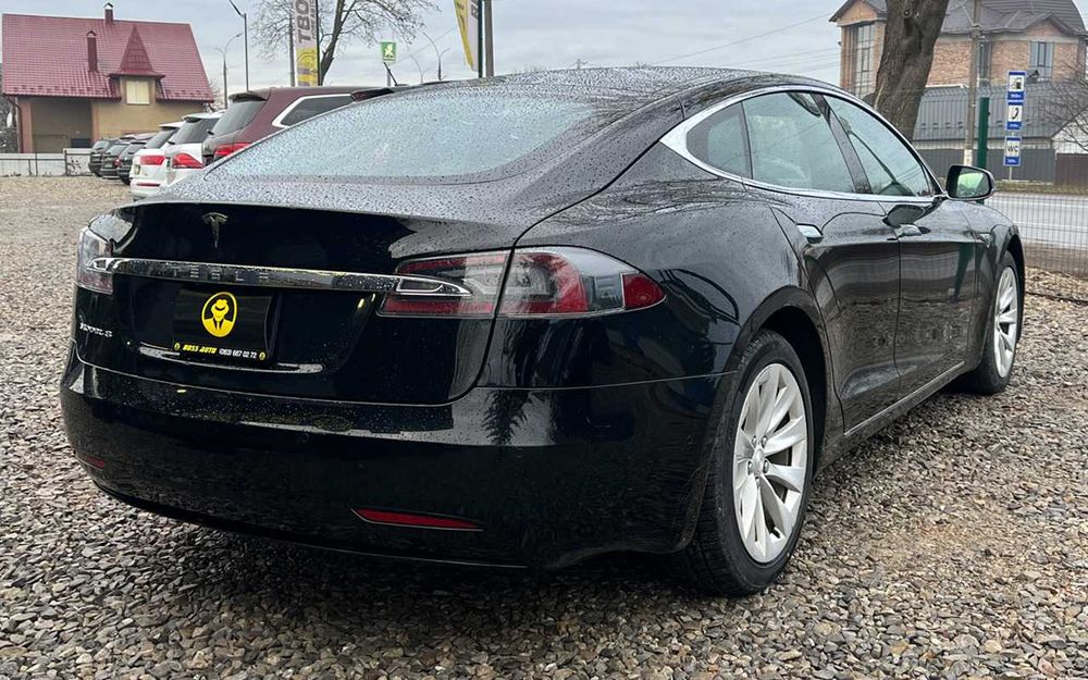 Tesla Model S 2016