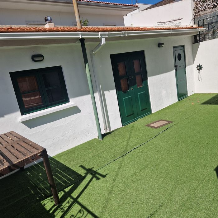 Aluga-se moradia T3  Caselas / Restelo lo