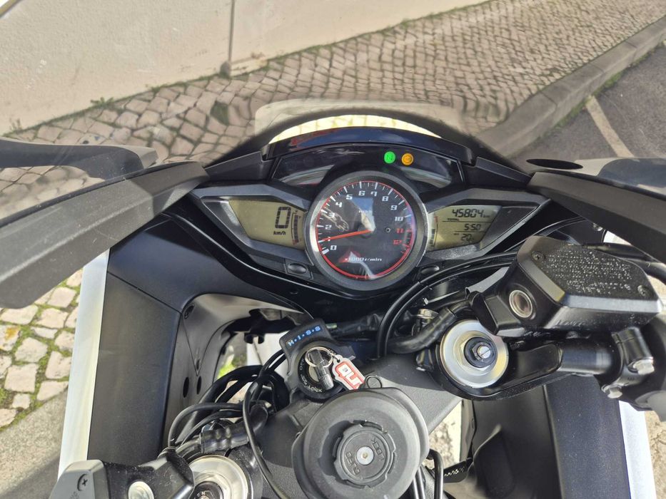honda vfr1200f em exelente estado