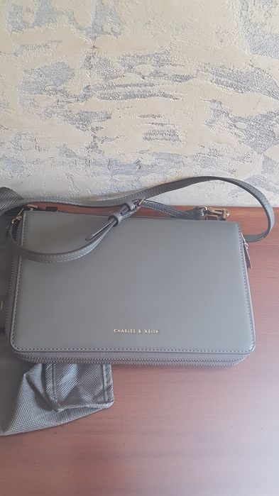 Сумка кардхолдер charles & keith