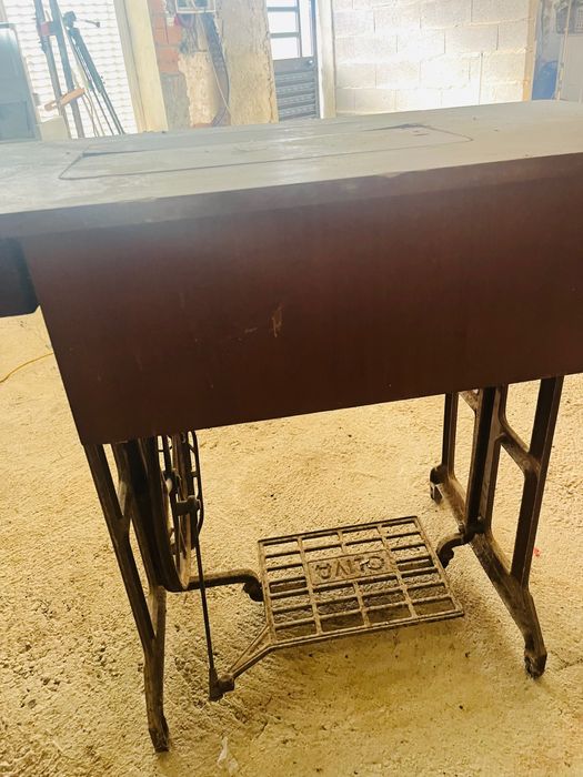 Máquina de costura antiga