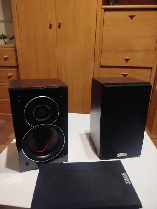 Obudowy głośników surround