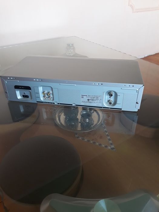 Відеомагнітофон новий