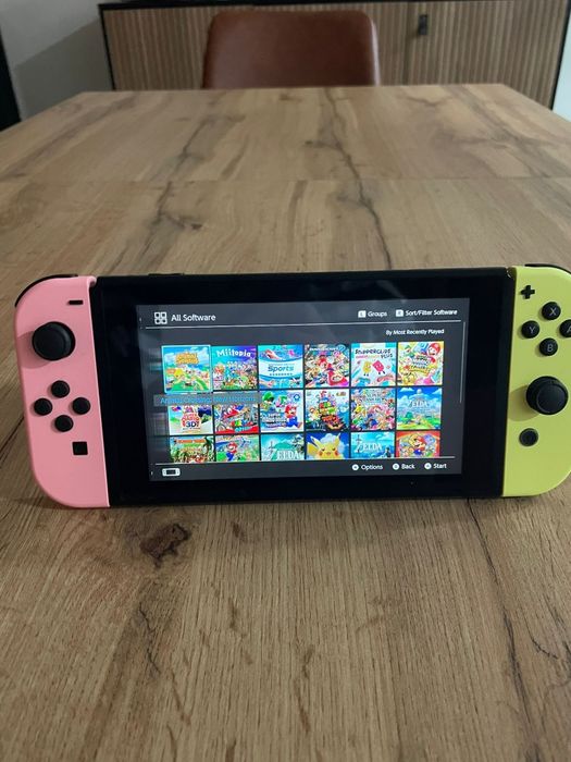 Nintendo Switch Desbloqueada + 4 Joy-Cons com dezenas de jogos incluidos