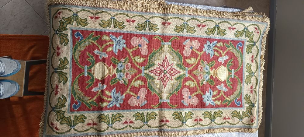 Três Tapetes arraiolos