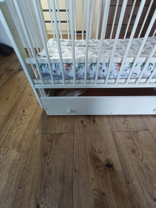 Łóżeczko drewniane