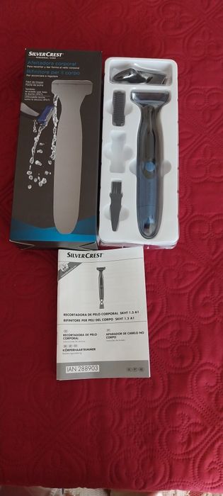 Máquina de aparar pelos corporais e barba