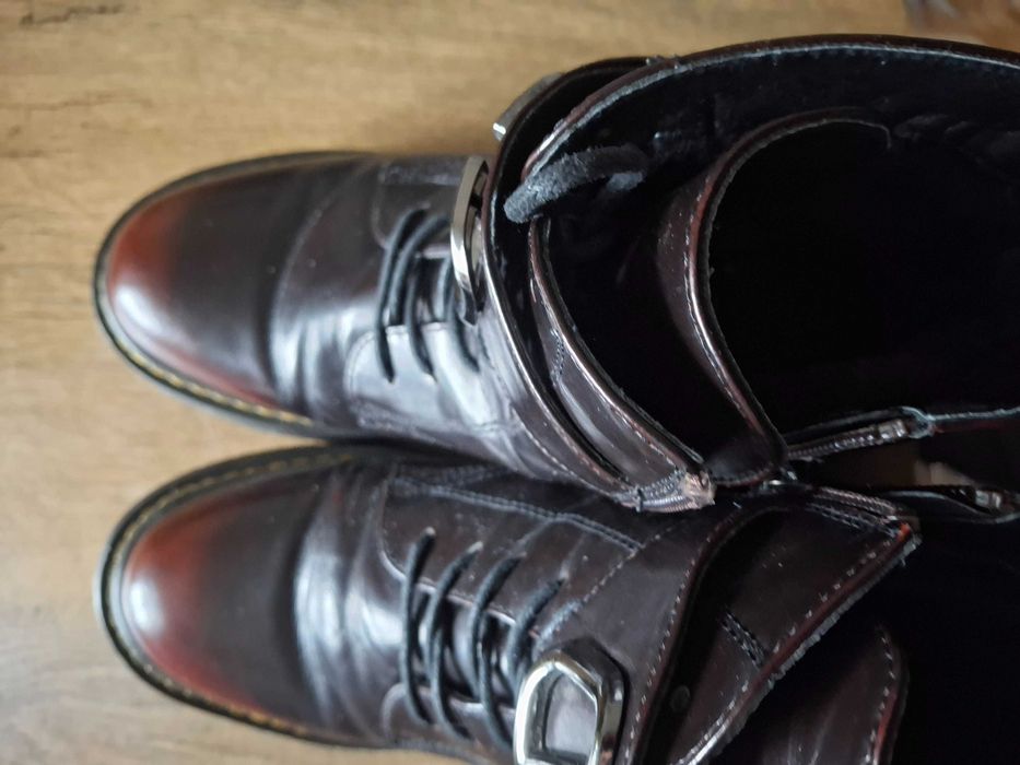 Продам черевики.