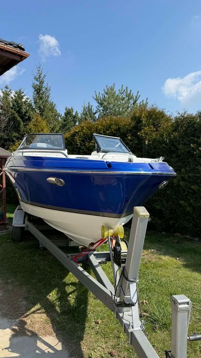 Łódź motorowa Bow Rider Formula 240