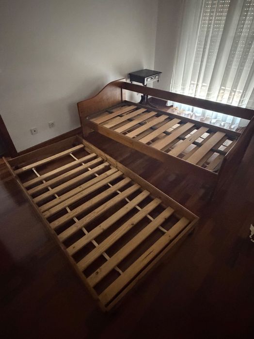 Vender cama em bom estado com oferta de colchão