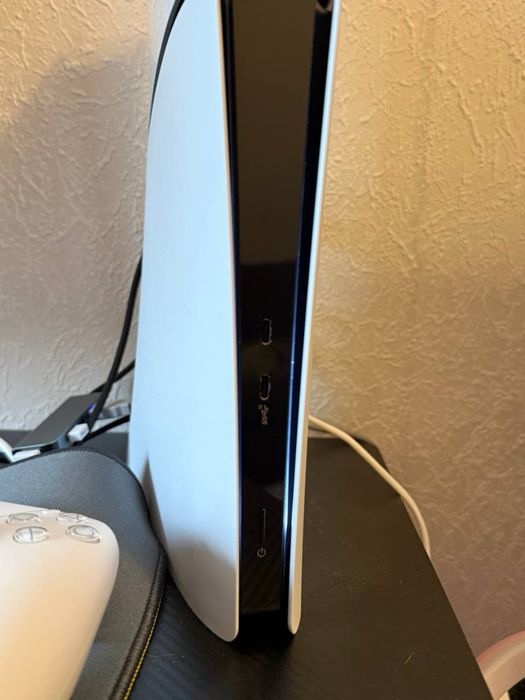 Sony PlayStation 5 (PS5)