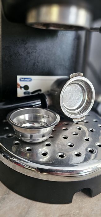 Кавоварка рожкова Delonghi EC270