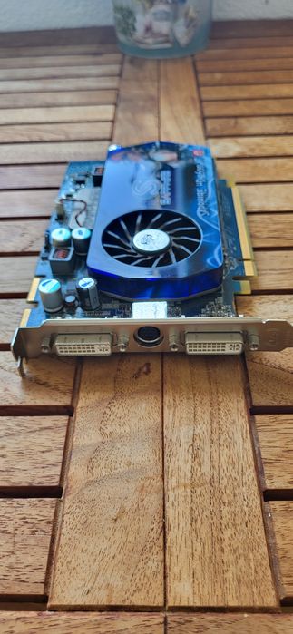 Placa Gráfica DUAL VDI ATI Sapphire HD 2600 XT64585939882497121