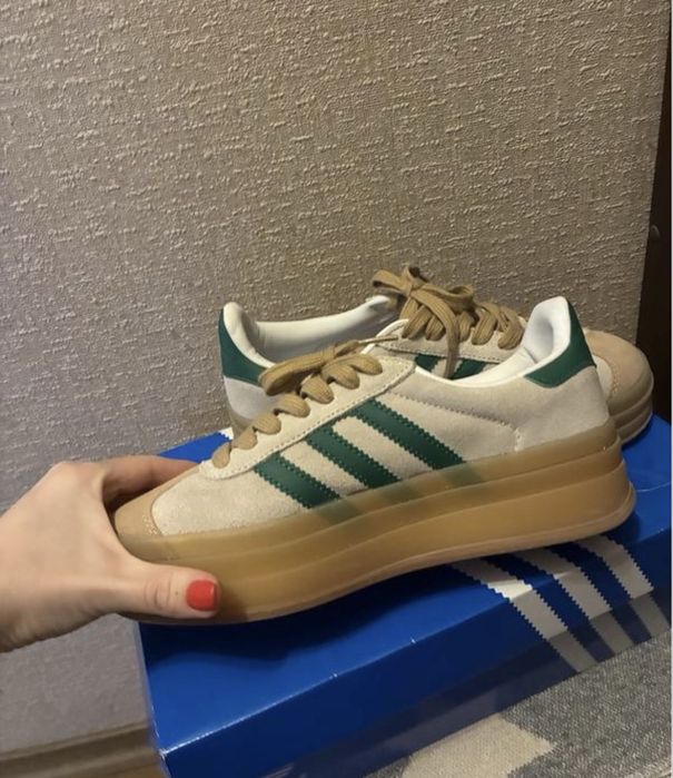 Жіночі кросівки adidas gazelle натуральна шкіра
