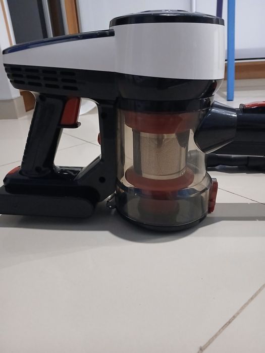 Odkurzacz pionowy Adler