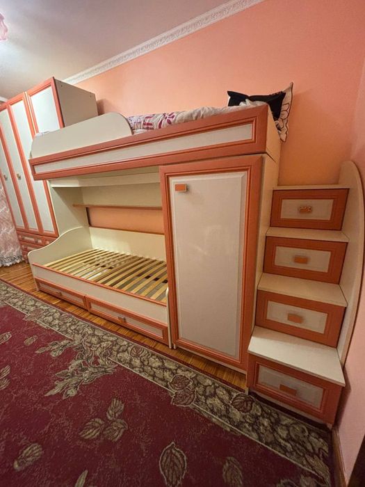 Дитячі меблі двохярусне ліжко
