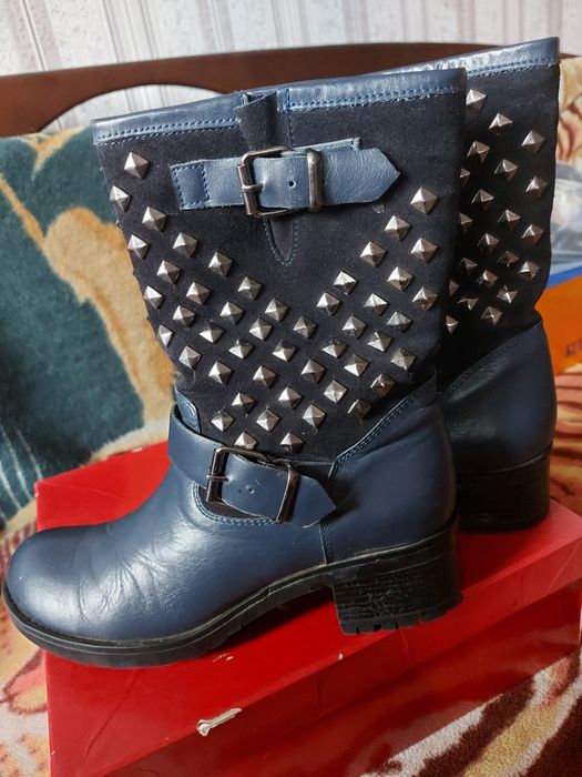 Продам сапоги.Размер 37.