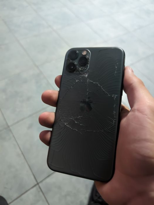 Продам iPhone 11 pro 64 gb iCloud