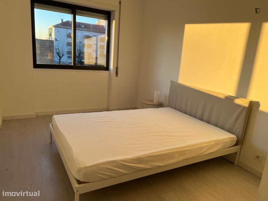 Quarto - localizado em Sé de Braga e São Lázaro Braga