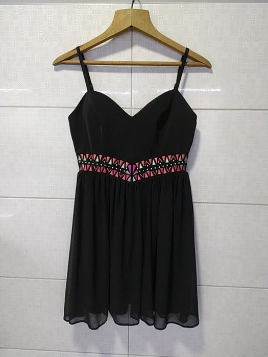 Коктейльна сукня на бретельках шифонова