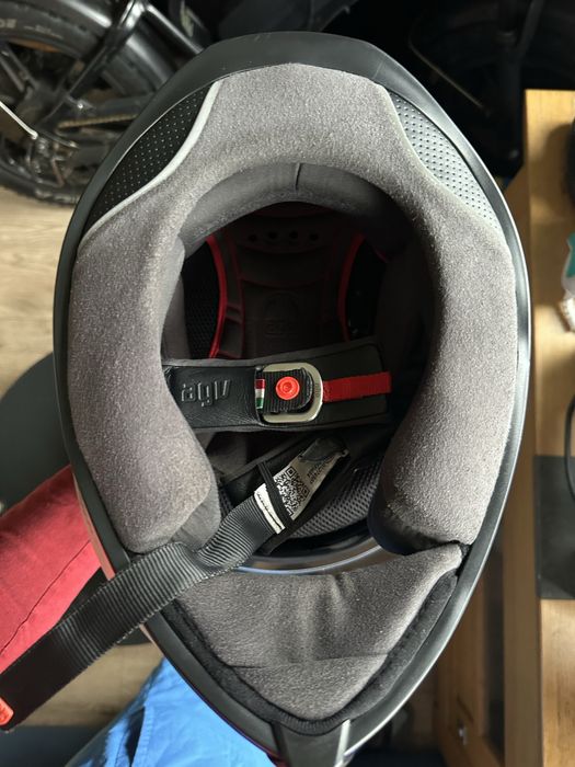 M-ка AGV k5s шолом