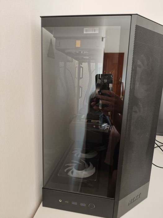 Torre gaming RZXT