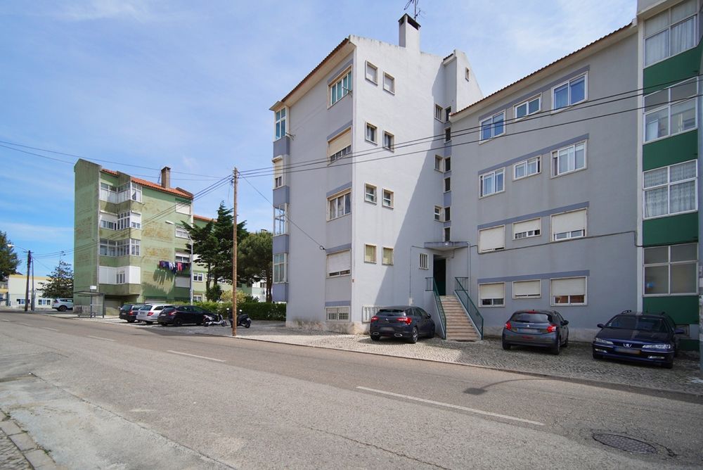 Apartamento Com Dois Armazéns