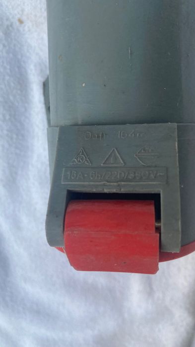 Gniazdo   siłowe   pojedyncze