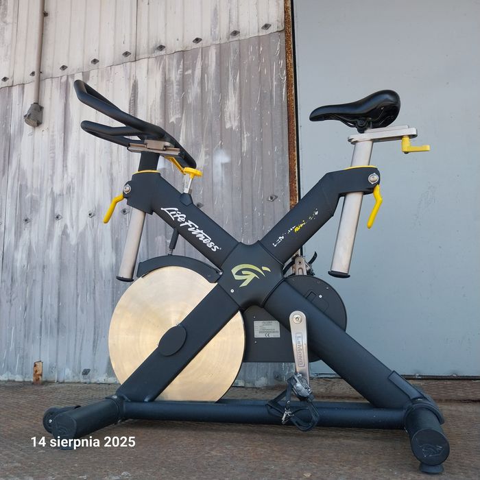 Rower spiningowy Life Fitness,  ostre koło zamachowe 21 kg