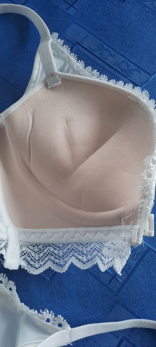 Biustonosze 3 sprzedam