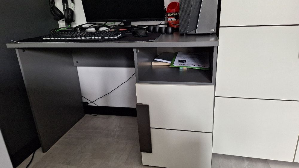 Biurko młodzieżowe Agata meble