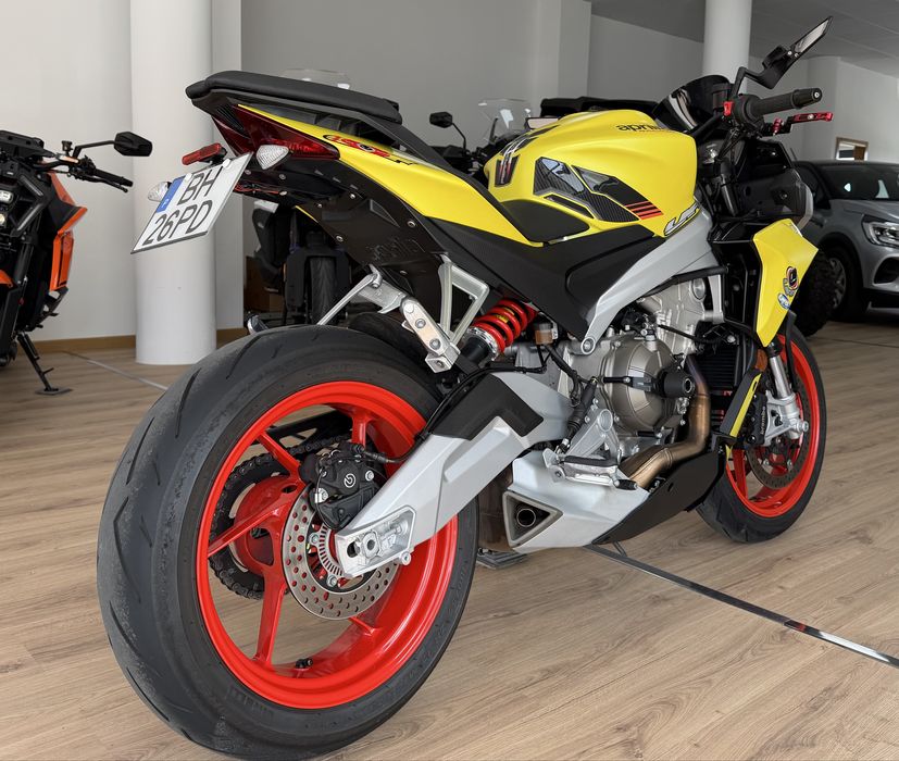Aprillia Tuono 660 com 2900km