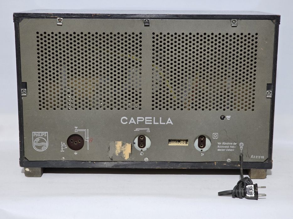 Rádio antigo reparado Philips
