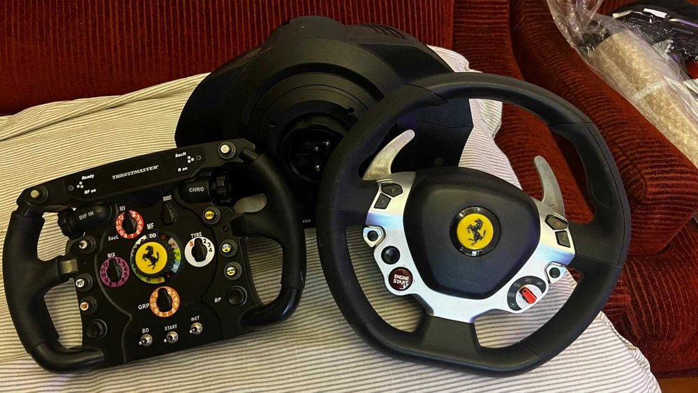 Volante Thrustmaster TX Racing Wheel + Pedais + Ferrari F1 Wheel