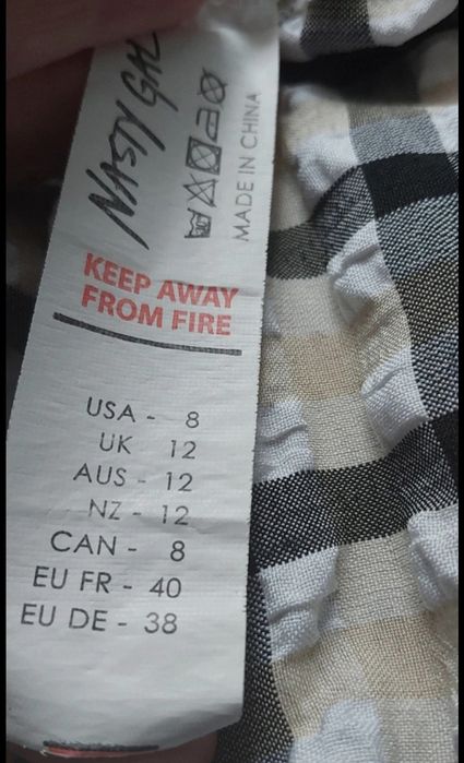 Sukienka odkryte plecy gumowany biust kratka Nasty Gal