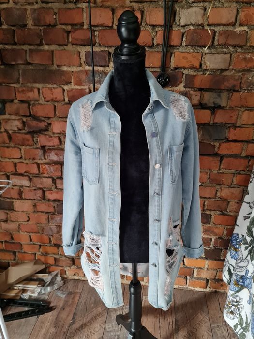 Kurtka jeansowa dłuższa przetarcia dziury modna