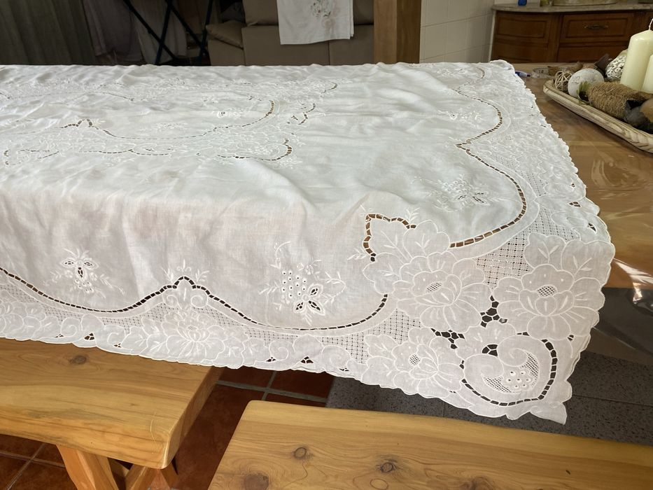 Toalhas de mesa bordadas