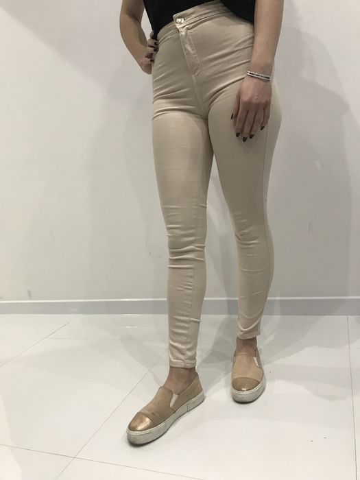 Spodnie bershka.            .