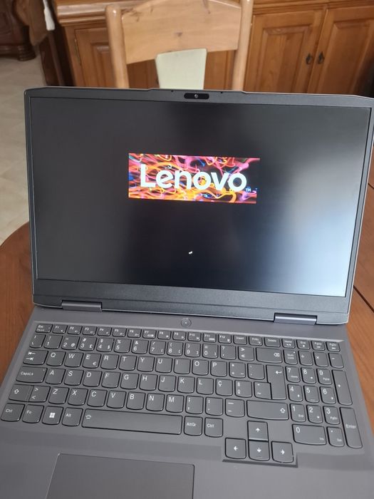 Portátil LOQ 15IRH8-452 15.6" i5-12450H SSD 521GB/16GB RTX 4050