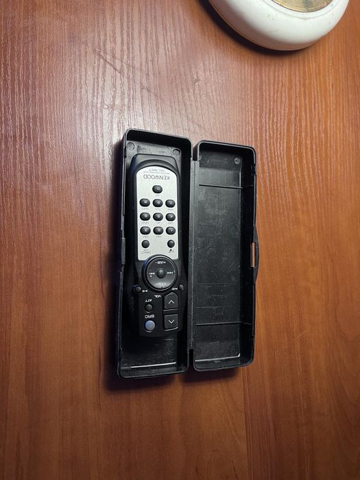 Продам пульты  от магнитол.