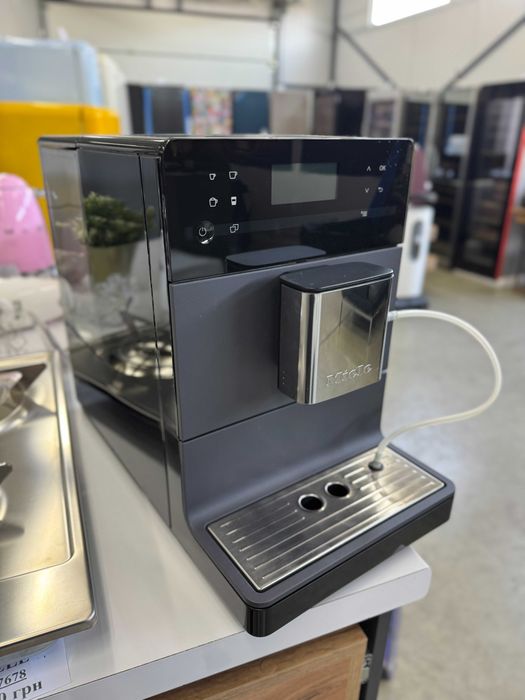 Кавомашина miele CM 5500 сіра, маленький пробіг, гарантія, доставка