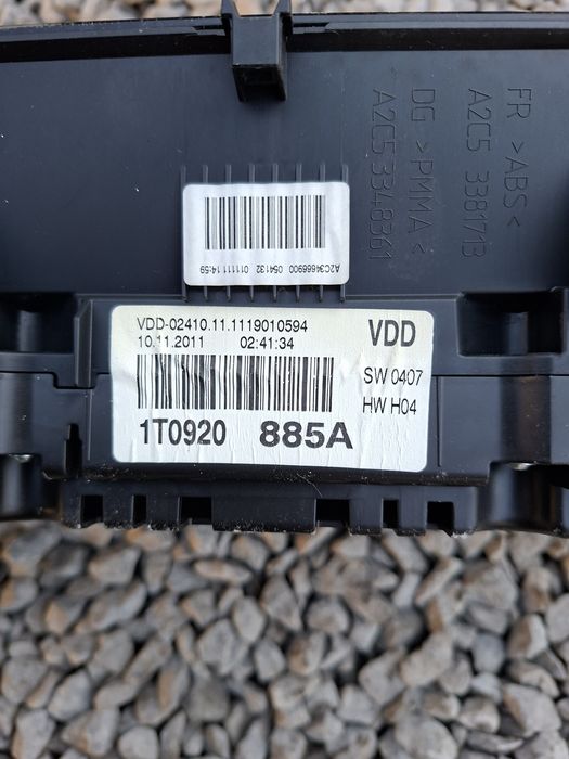 Licznik vw touran 10-15r europa diesel 1t0,920,885a