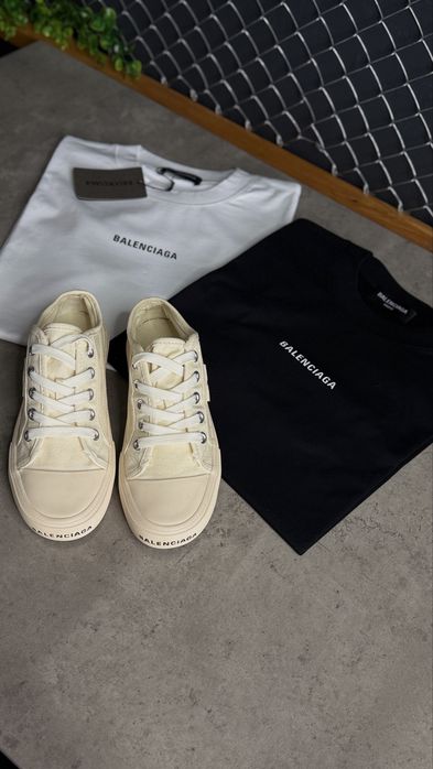 Футболка Balenciaga в асортименті
