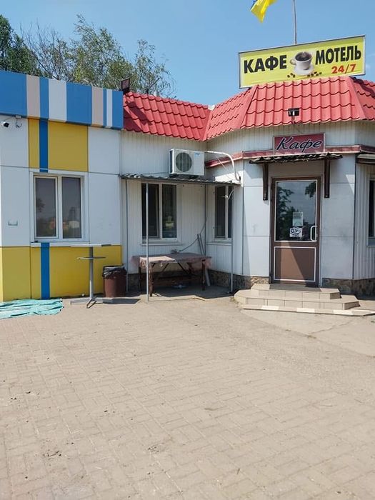 Продам кафе-мотель та бокс під СТО