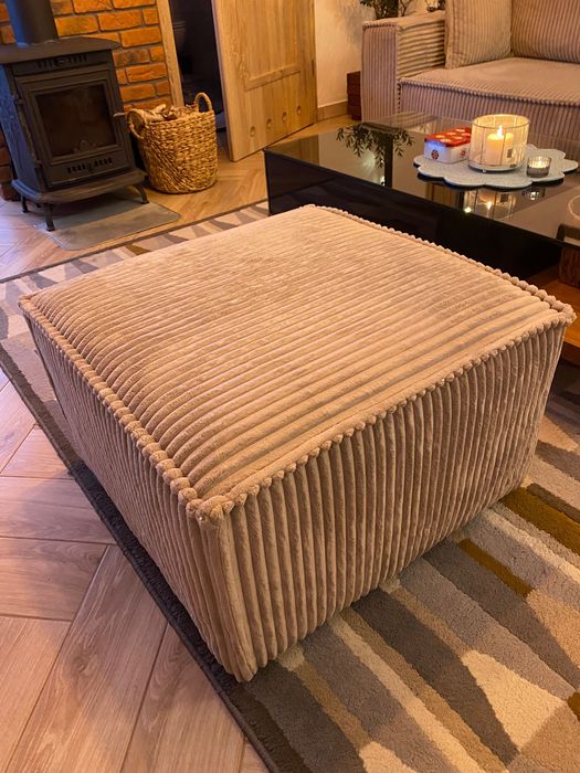 Duża kwadratowa pufa