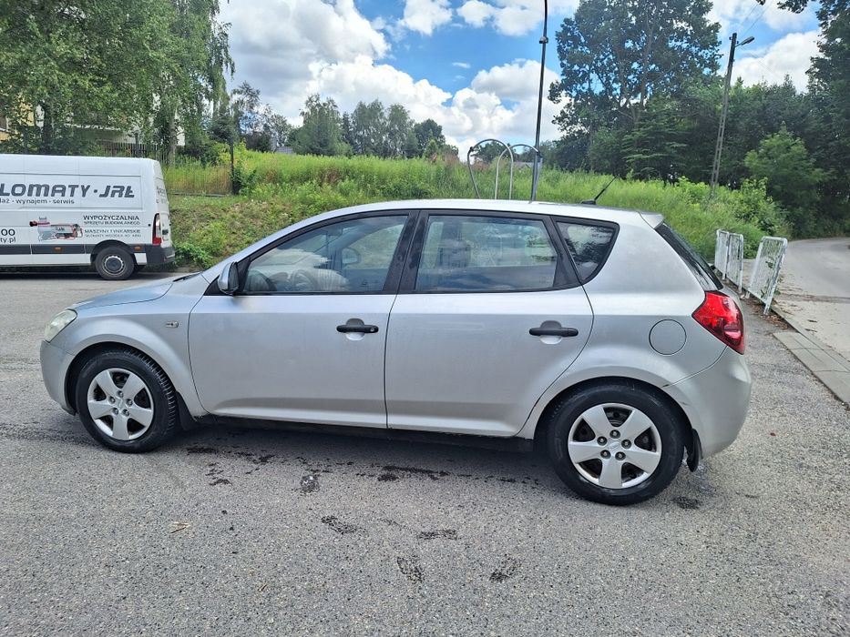 Kia ceed hatchback
