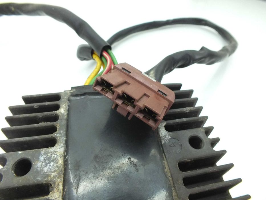 Gilera Nexus 125 250 regulator napięcia piaggio aprilia peugeot