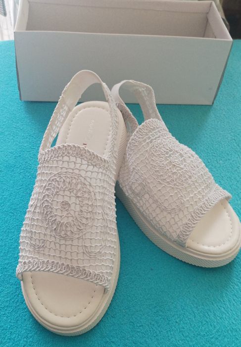 Nowe buty koronkowe białe 40