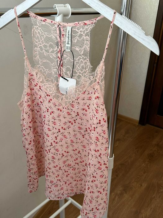 Квітковий топ Stradivarius