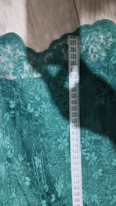 Сукня на свято смарагдового відтінку